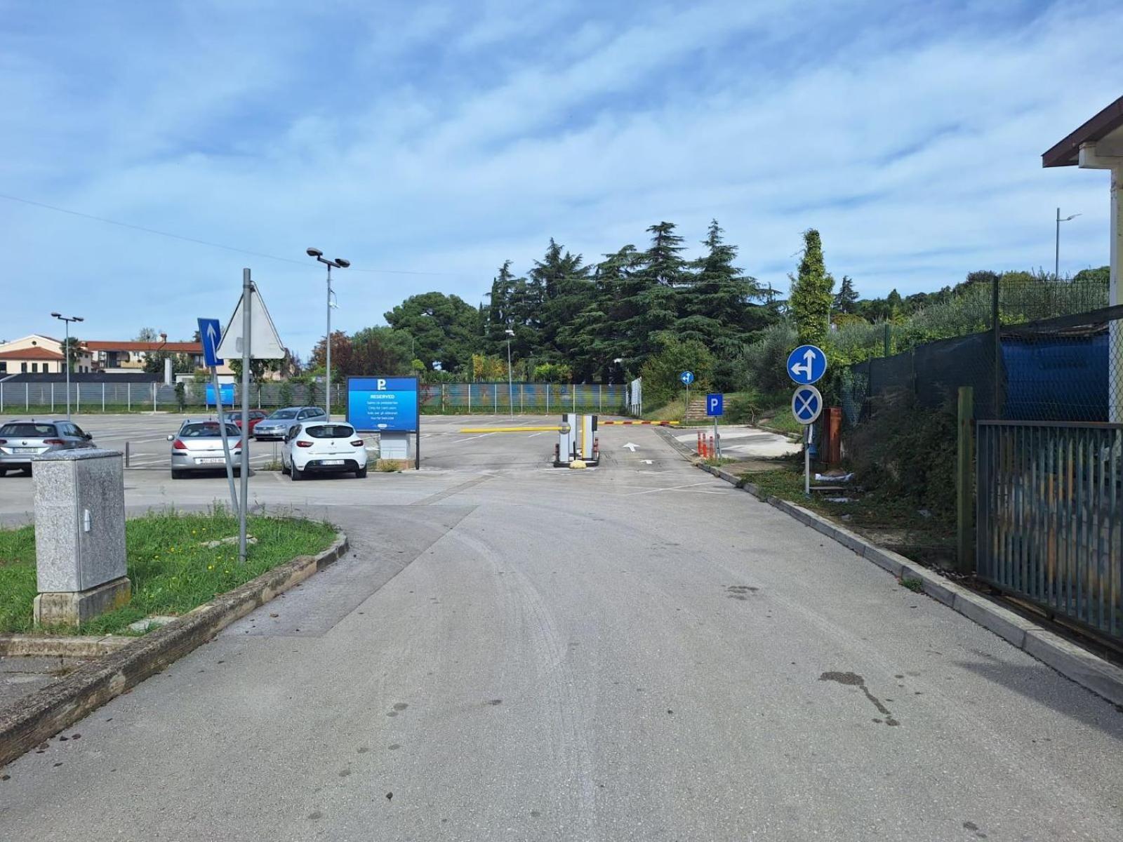 Sara Luxury In City Center Porec Exterior photo